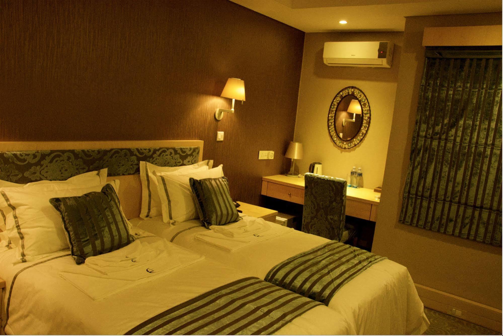 Aquarian Tide Hotel Gaborone Zewnętrze zdjęcie