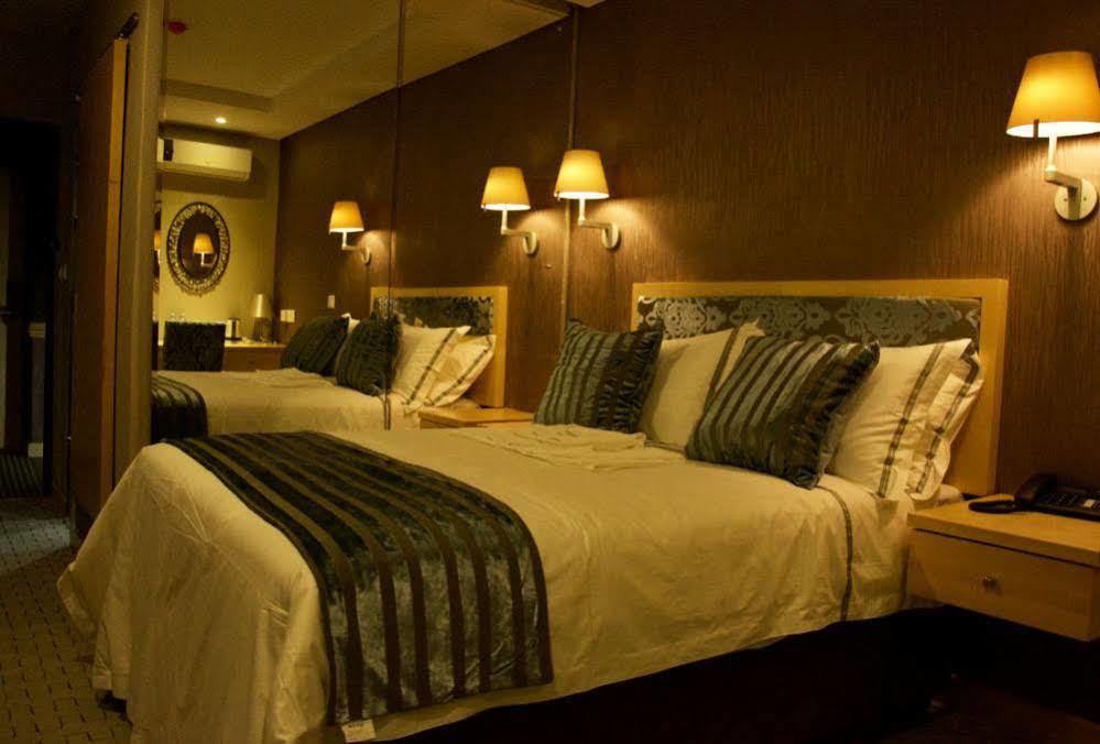 Aquarian Tide Hotel Gaborone Zewnętrze zdjęcie